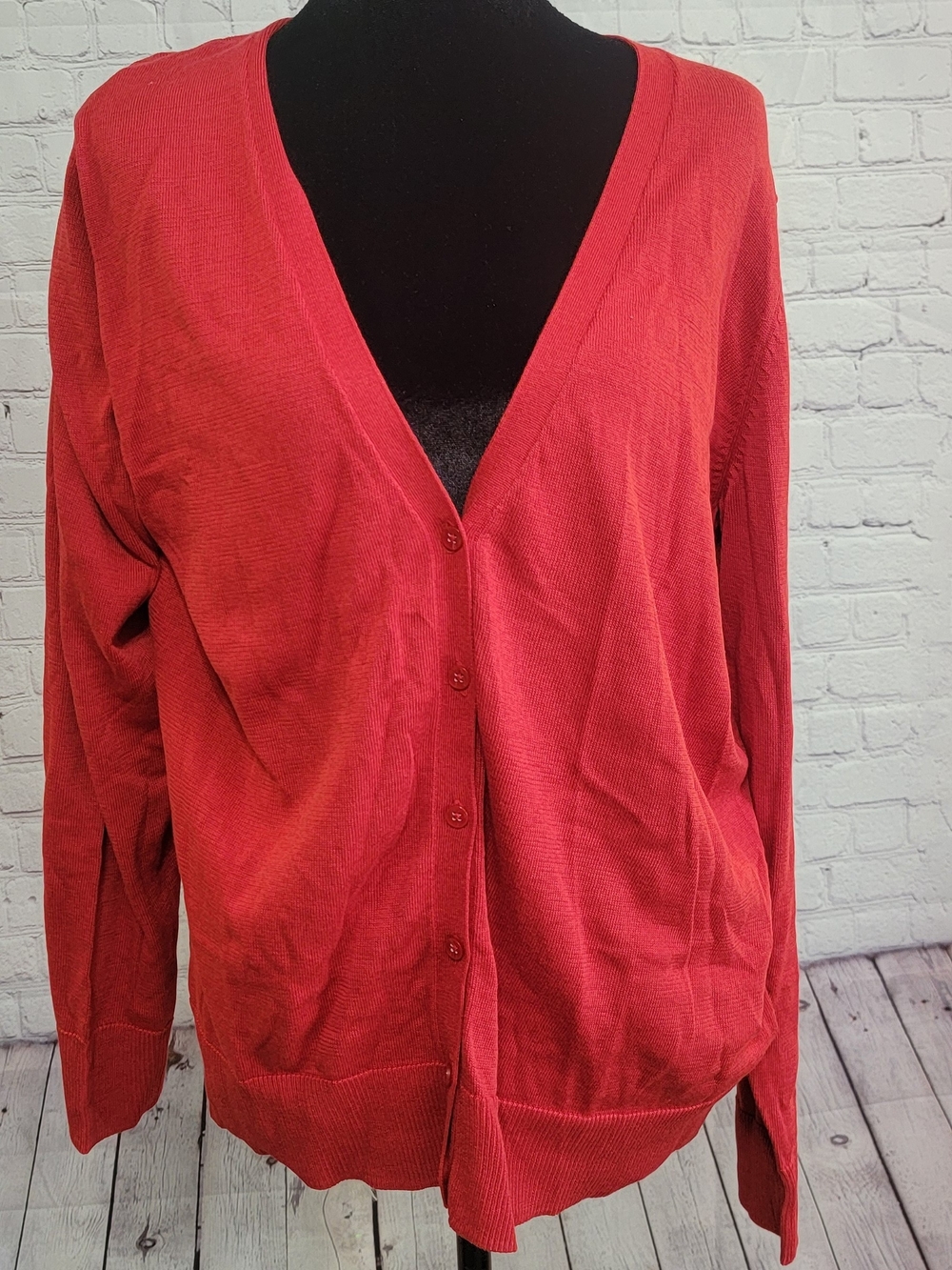 Amazon Essentials Red V-Neck Button Front Cardigan XL